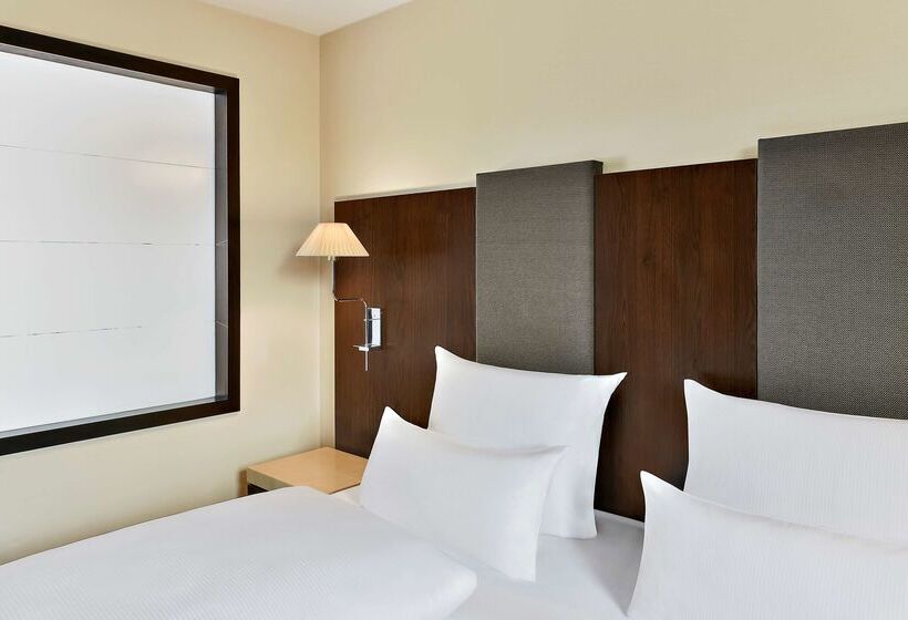 هتل NH Stuttgart Airport