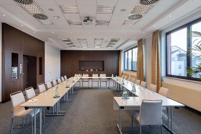 هتل NH Stuttgart Airport