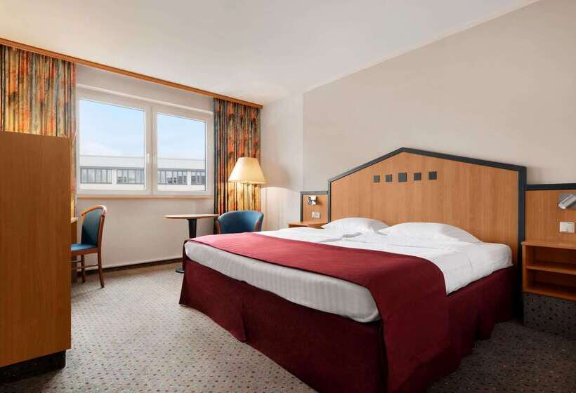 فندق Ramada By Wyndham Bottrop City