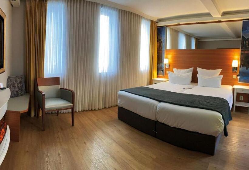 هتل Kleiner Riesen