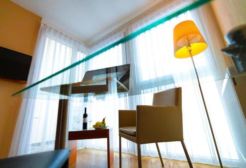 هتل Kleiner Riesen