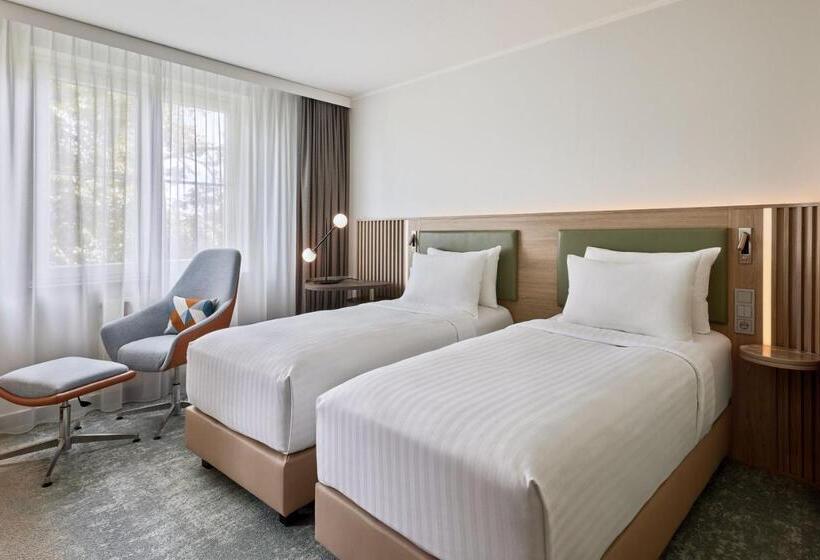 هتل Courtyard By Marriott Dortmund