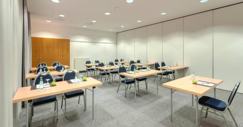 هتل Courtyard By Marriott Dortmund