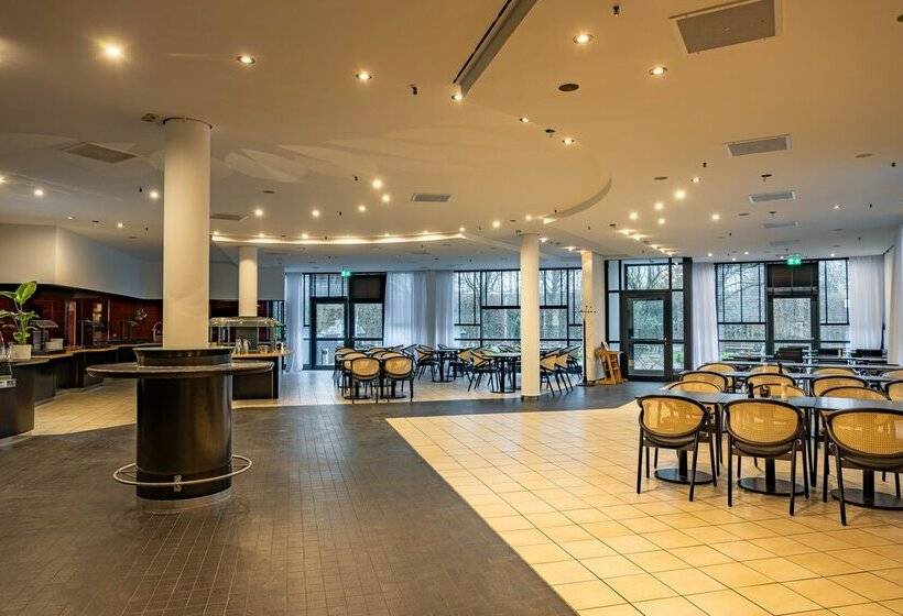 هتل Four Ratingen Dusseldorf Airport