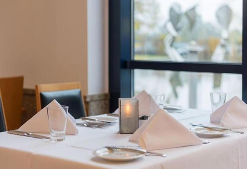 هتل Four Ratingen Dusseldorf Airport