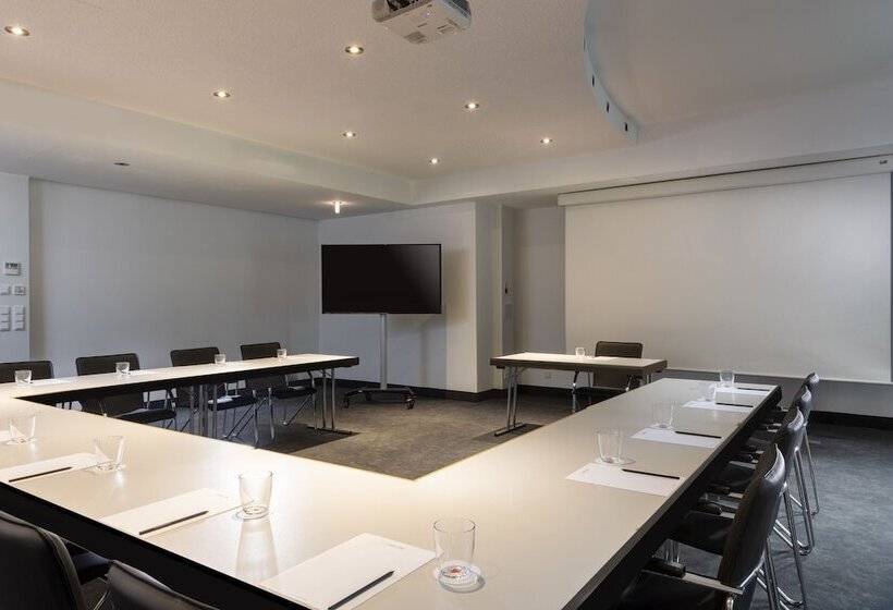 هتل Four Ratingen Dusseldorf Airport