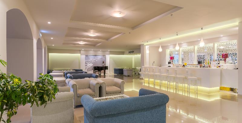 هتل The Aeolos Beach