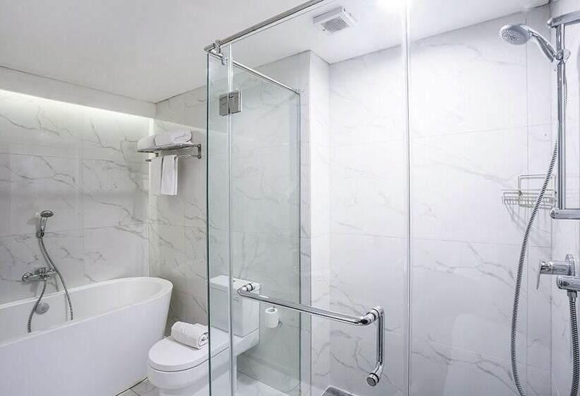 The Acacia Hotel Jakarta