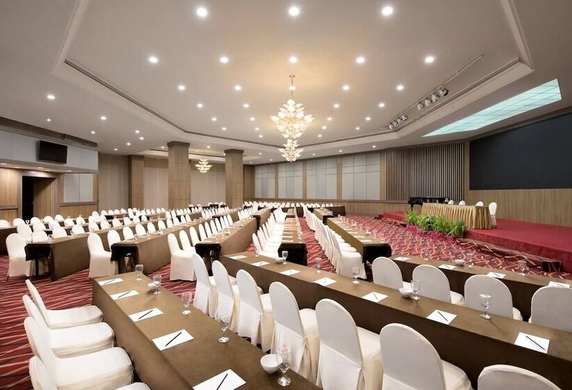 هتل Aryaduta Manado