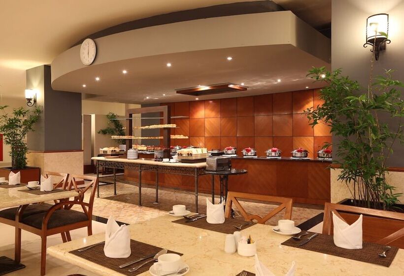 هتل Aryaduta Manado