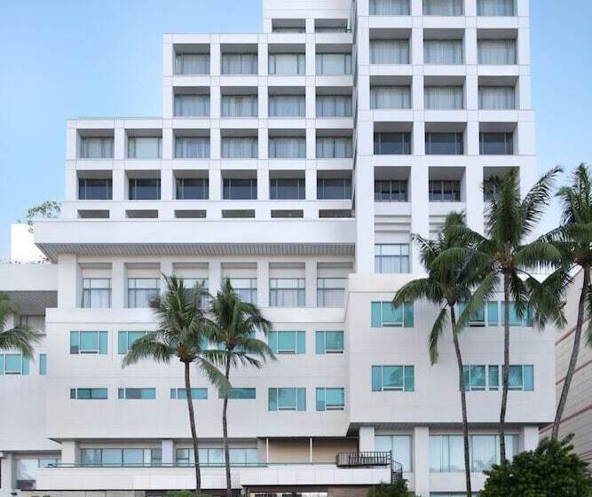 هتل Aryaduta Manado