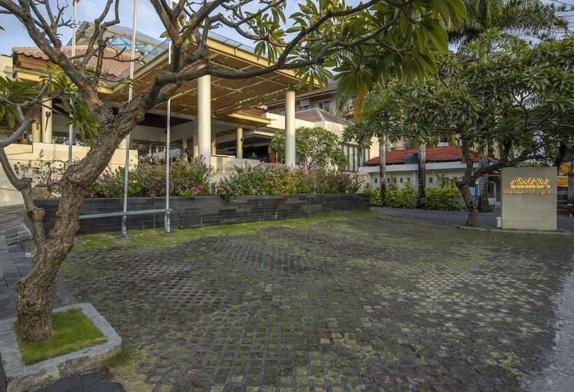 فندق Away Bali Legian Camakila Resort