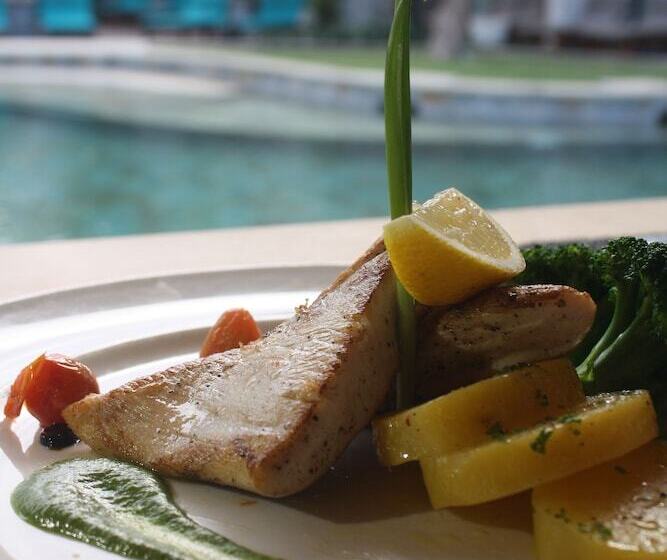 فندق Away Bali Legian Camakila Resort
