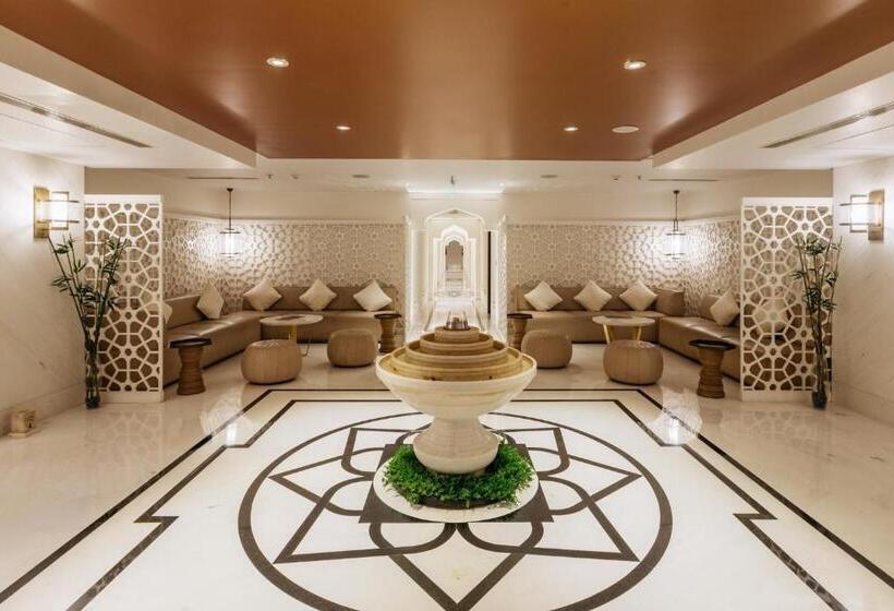 هتل Crowne Plaza Chennai Adyar Park