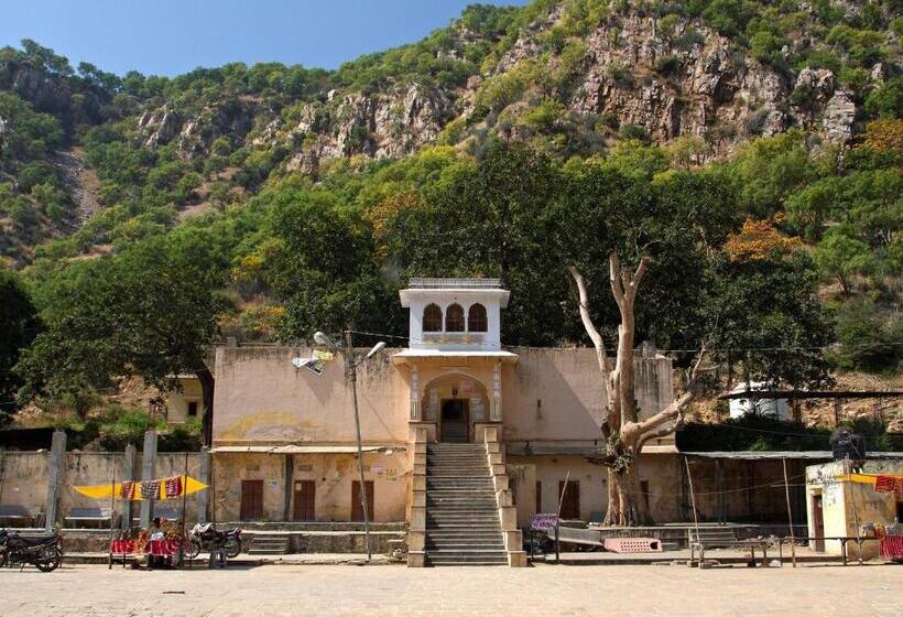 בית מלון כפרי Ramgarh Lodge, Jaipur – Ihcl Seleqtions