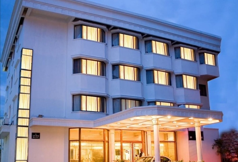 호텔 Zone By The Park Infantry Bengaluru