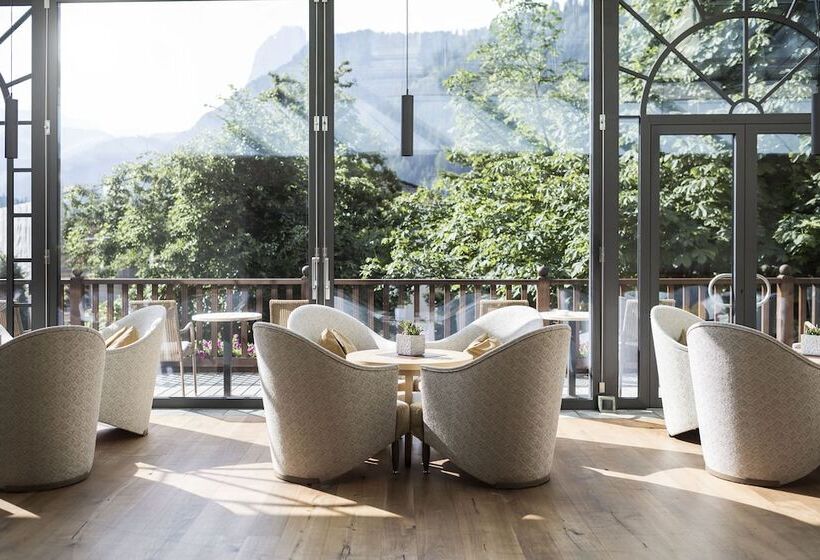 هتل Adler Spa Resort Dolomiti