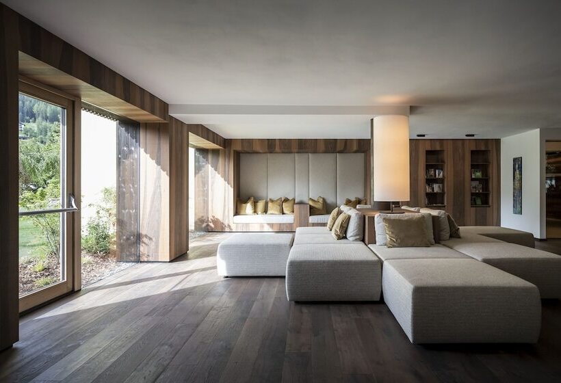 هتل Adler Spa Resort Dolomiti