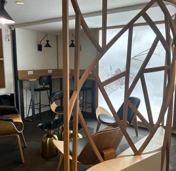 فندق Hôtel Restaurant Clément Ader