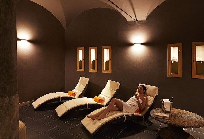 בית מלון כפרי The Code