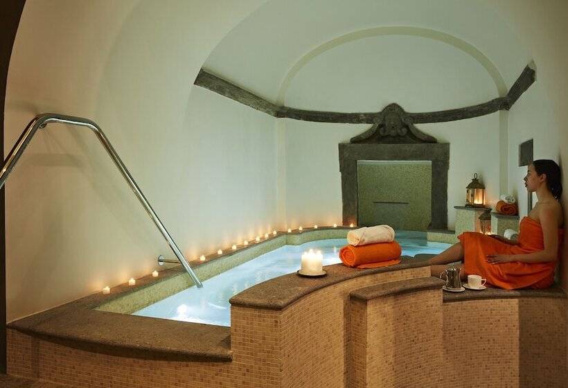 בית מלון כפרי The Code