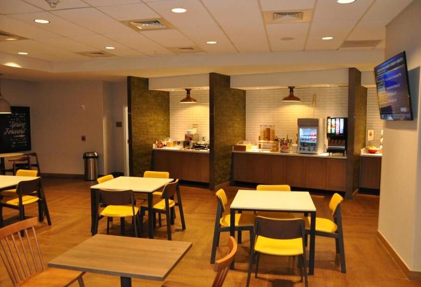هتل Fairfield Inn & Suites Nashville Airport