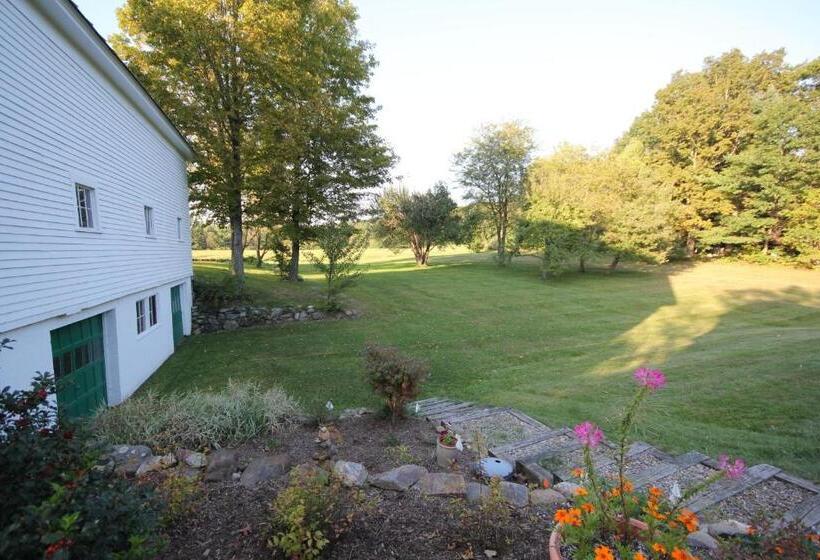 فندق Highland Lake Inn