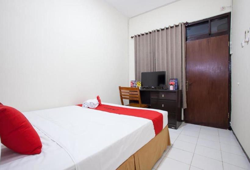 پانسیون Reddoorz Near Tugu Pahlawan Surabaya