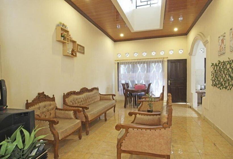 پانسیون Greenhouse Exclusive Tegalwaras