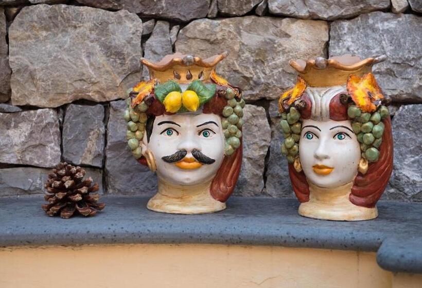 هتل Villa Schuler