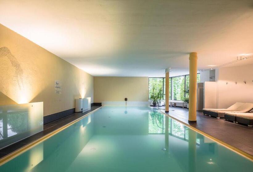 هتل Villa Tivoli