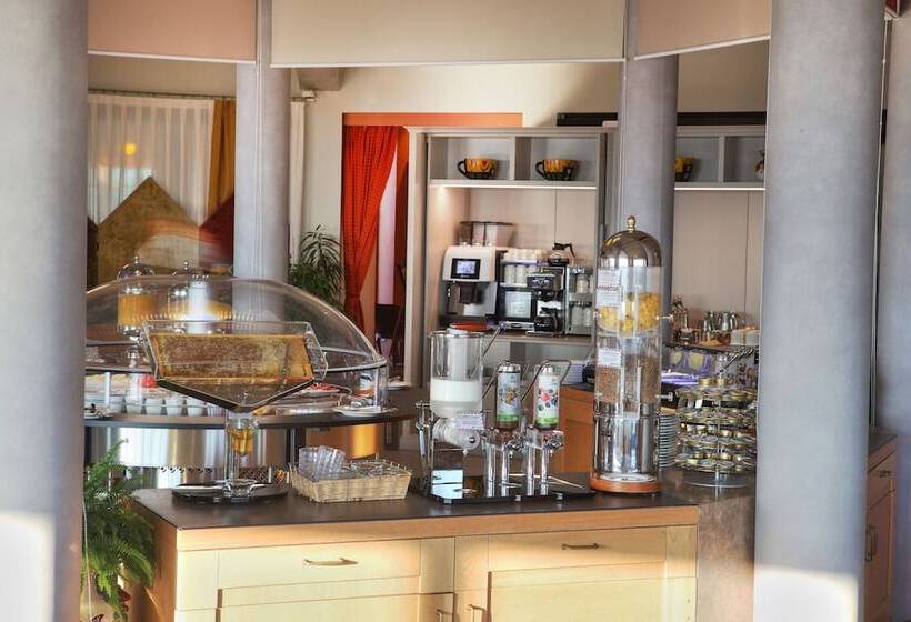 فندق Villasanpaolo Resort & Spa