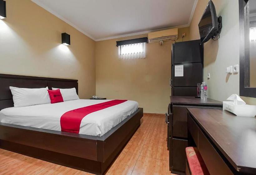 بنسيون Reddoorz Near Pantai Tanjung Pendam