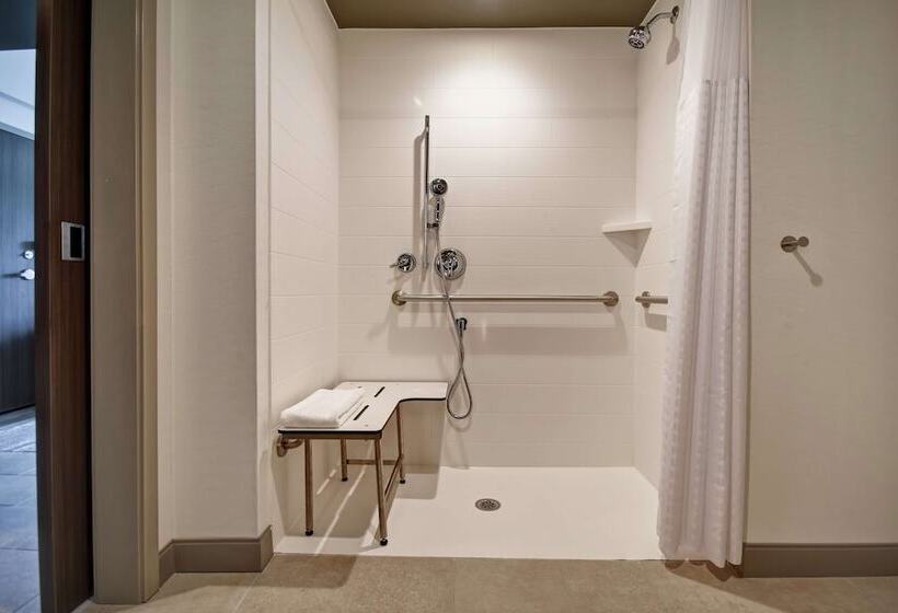 هتل Hilton Garden Inn Lansing West