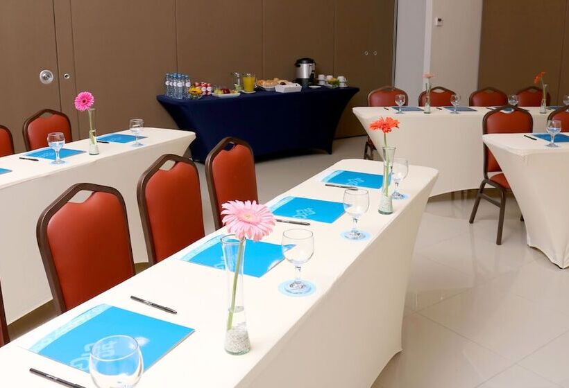 فندق Misión Express San Juan Del Río