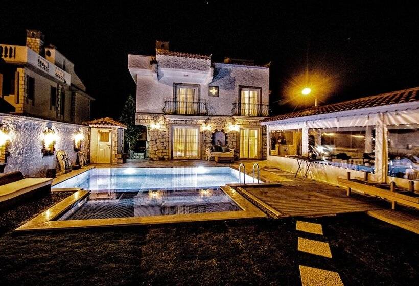 هتل Naz Konak Alacati