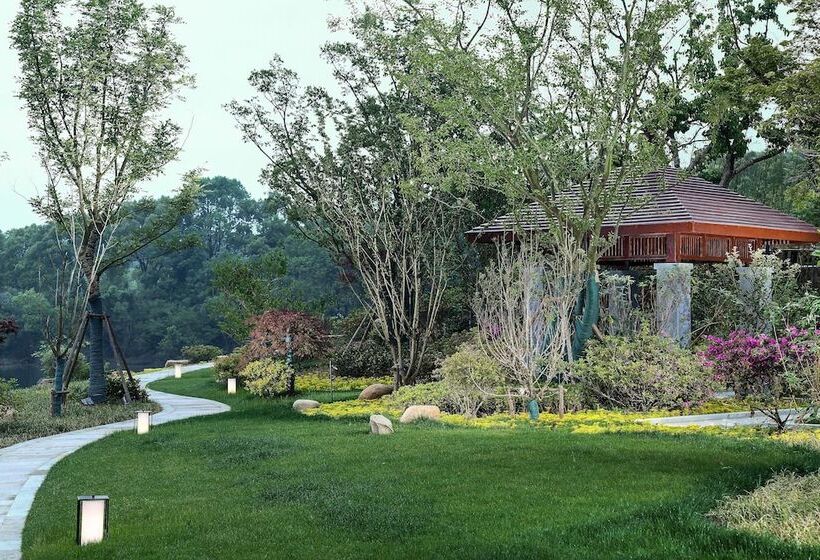 استراحتگاه Wei Retreat Tianmulake