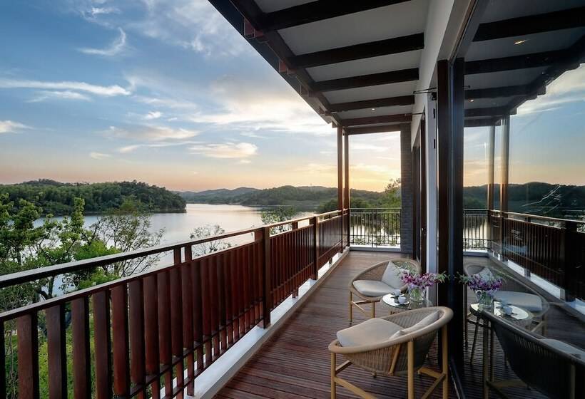 استراحتگاه Wei Retreat Tianmulake