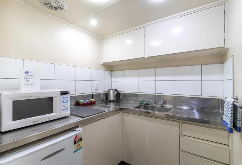 هتل Admirals Motor Inn