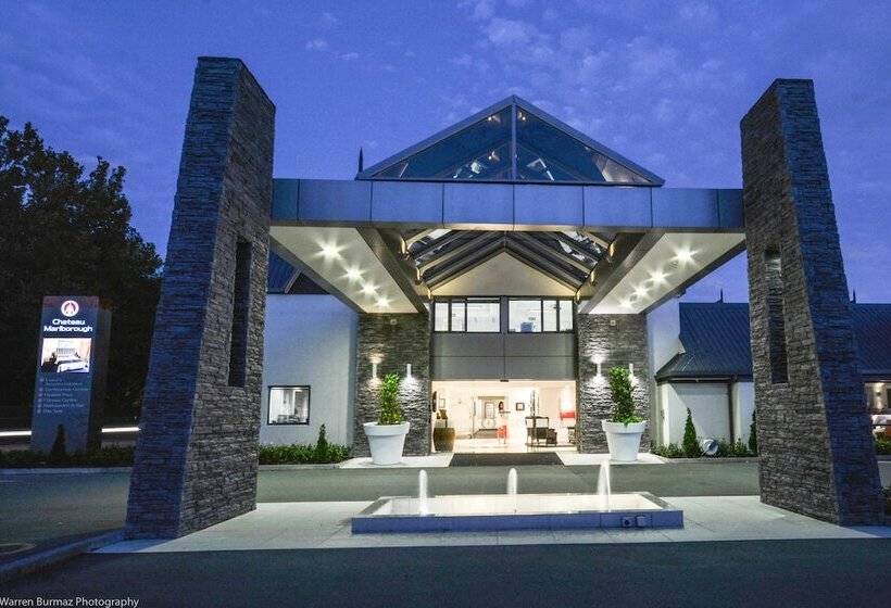 هتل Carnmore Chateau Marlborough