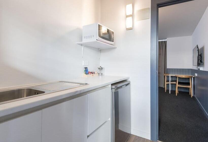 هتل Queen Street Studios