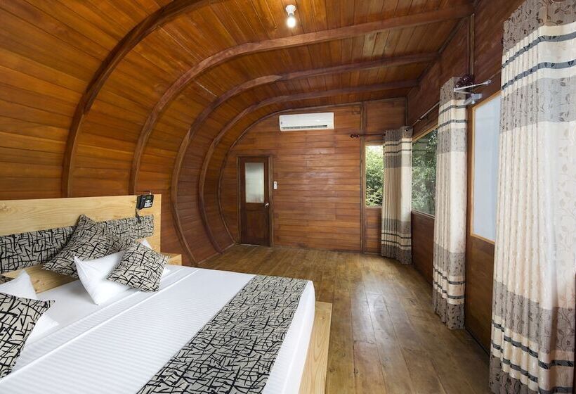 ホテル Leopard Nest   Glamping In Yala