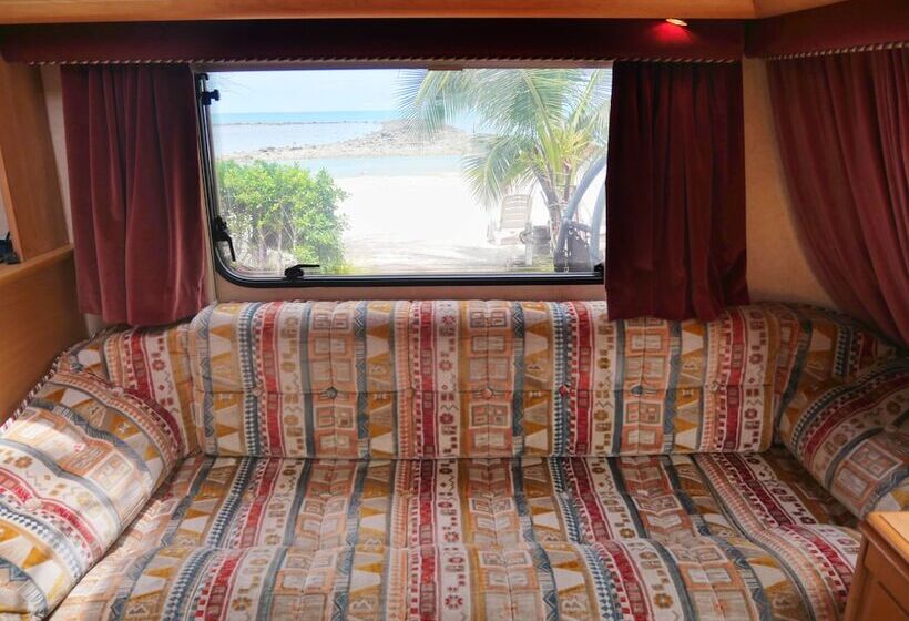 ホテル Samui Caravans Beach Camp