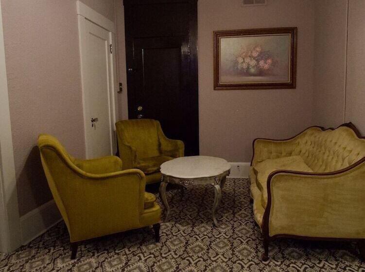 فندق The Deland