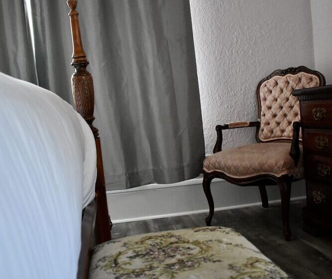فندق The Deland