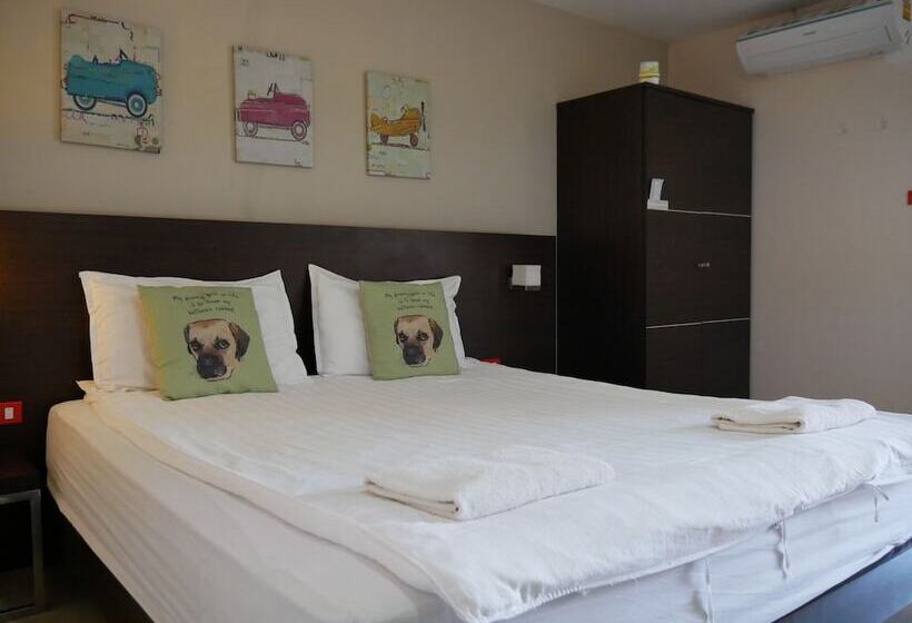 هتل Live Inn