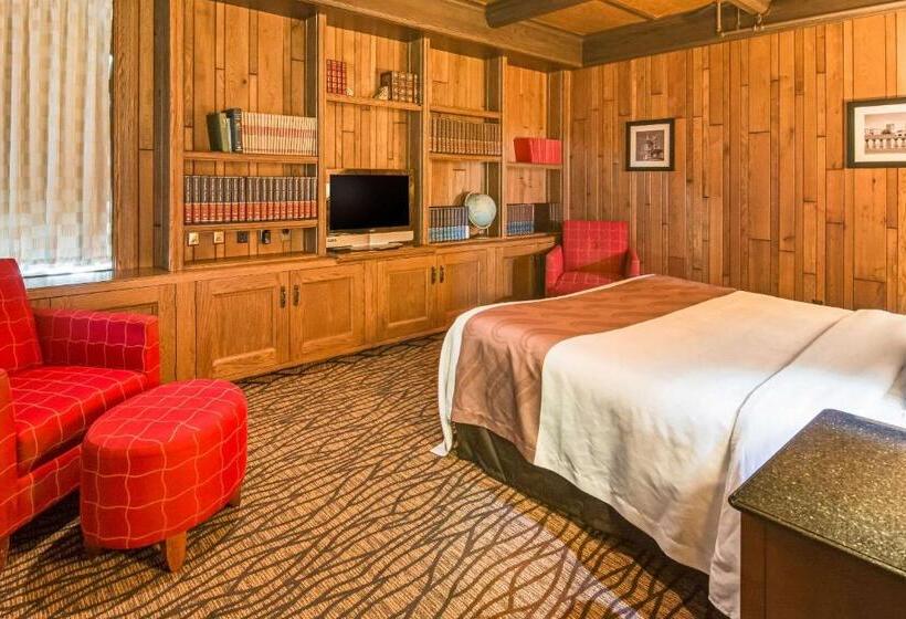 호텔 Quality Inn & Suites