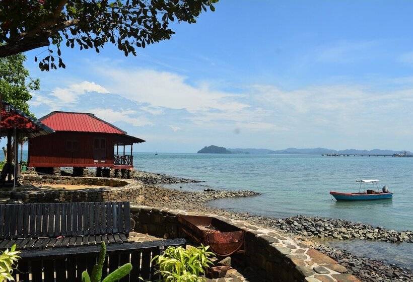 هتل The Jemuruk Island Resort