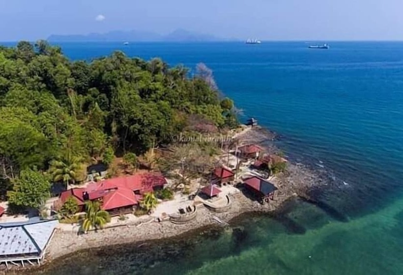 هتل The Jemuruk Island Resort