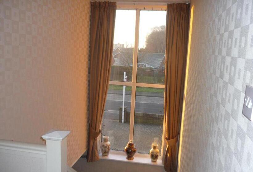 بنسيون De La Warr Guest House